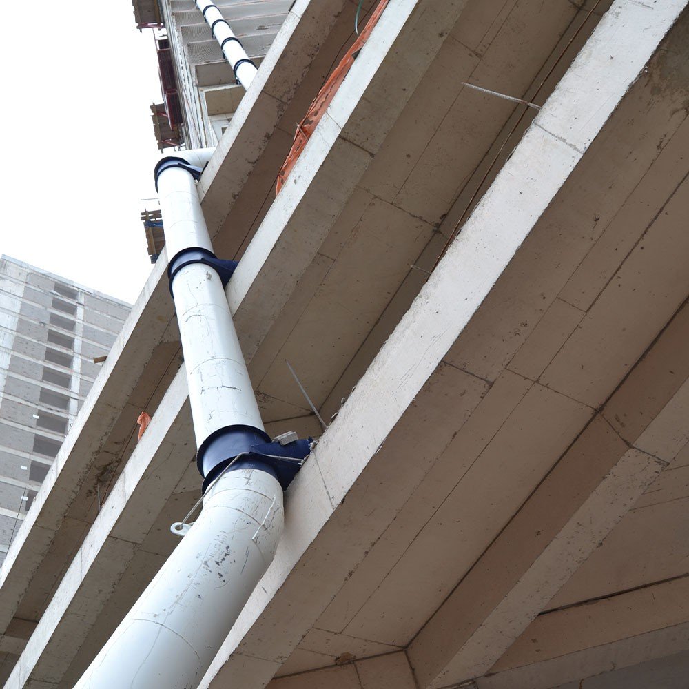 Çelik Moloz Kule – Yüksek Katlı Yapılar İçin Güvenli ve Hızlı Atık Tahliye Sistemi - Görsel 4